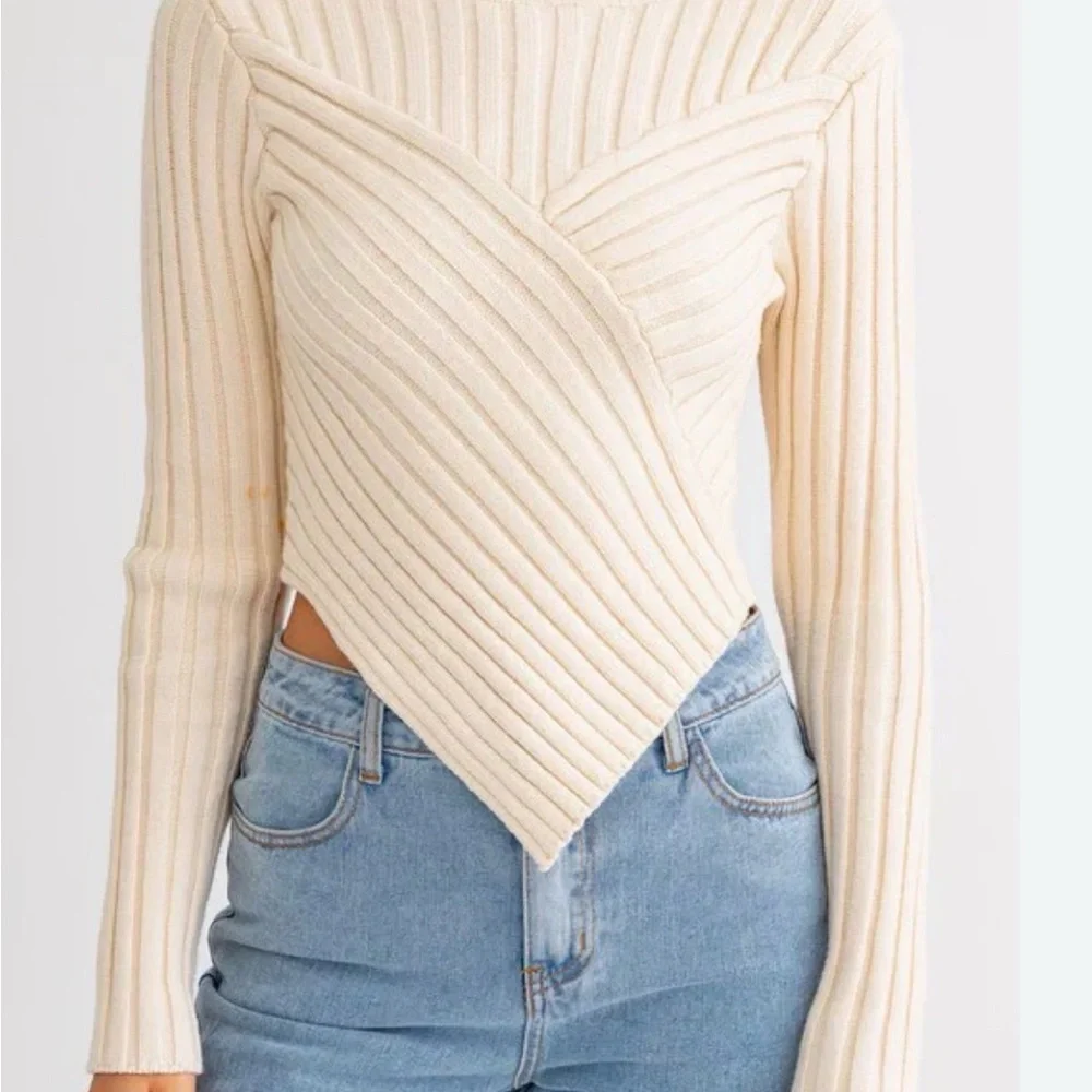 Chic White Ribbed Sweater - Picture 3 of 11